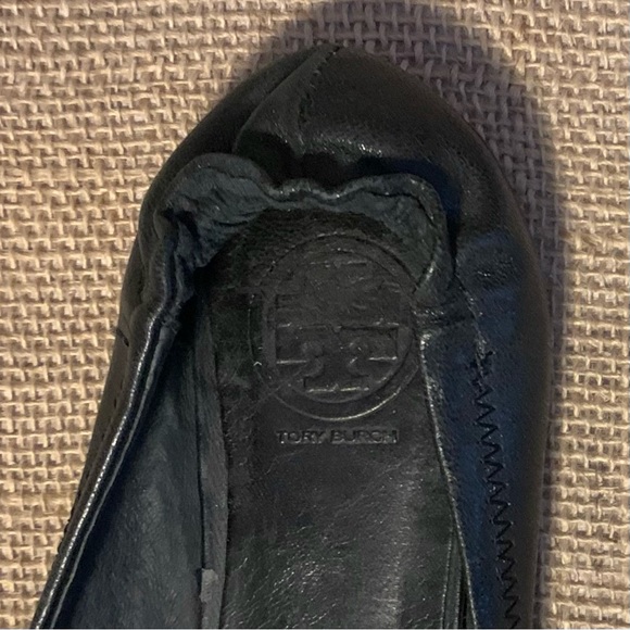 TORY BURCH Minnie Black Leather Ballet Flats Gold Metal Double “T” Size 7 (38) - Picture 13 of 13